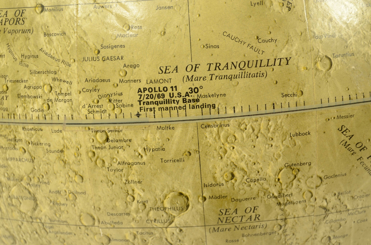 Globi-mappamondi antichi/8354-Globo della Luna