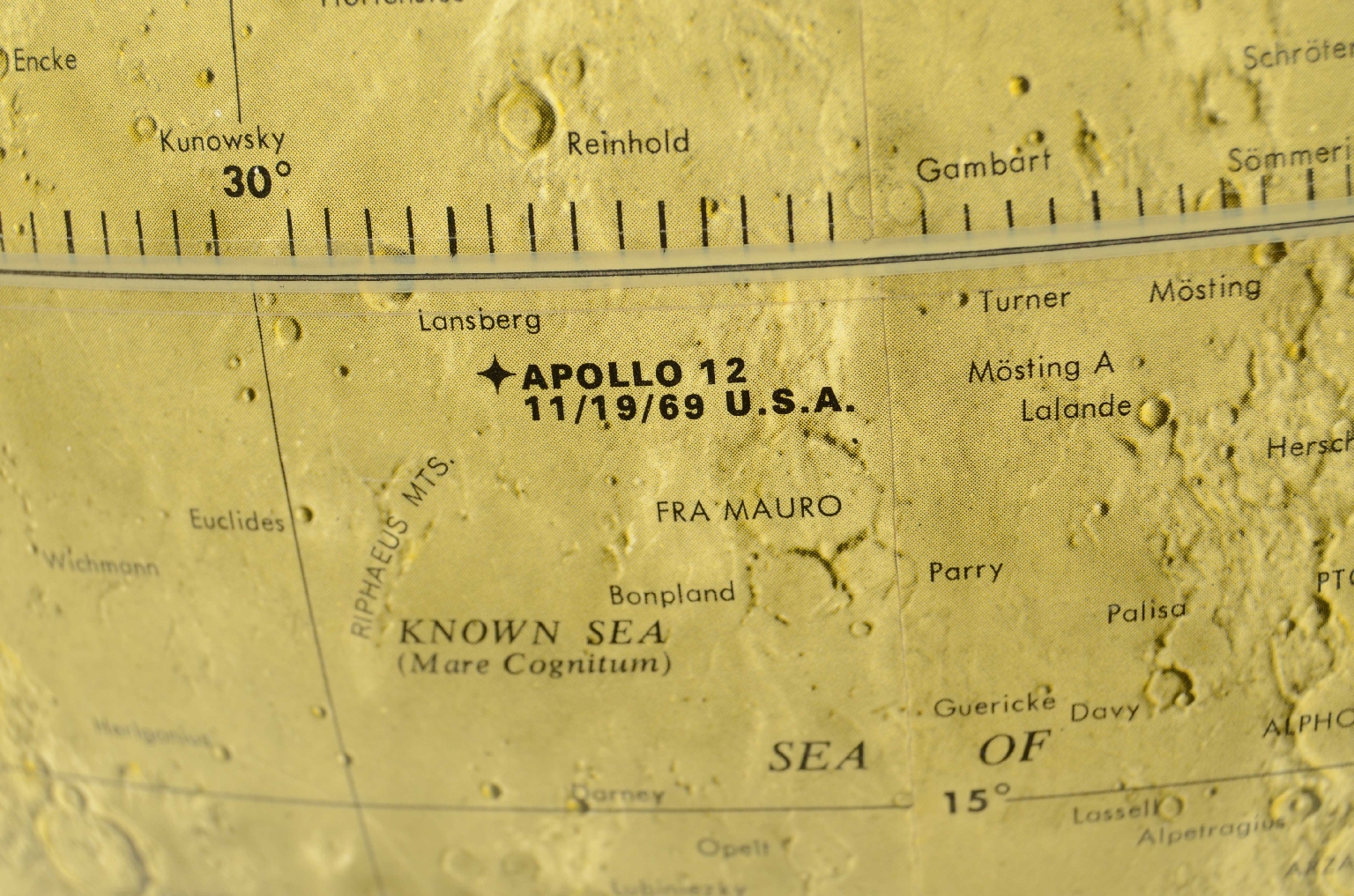 Globi-mappamondi antichi/8354-Globo della Luna