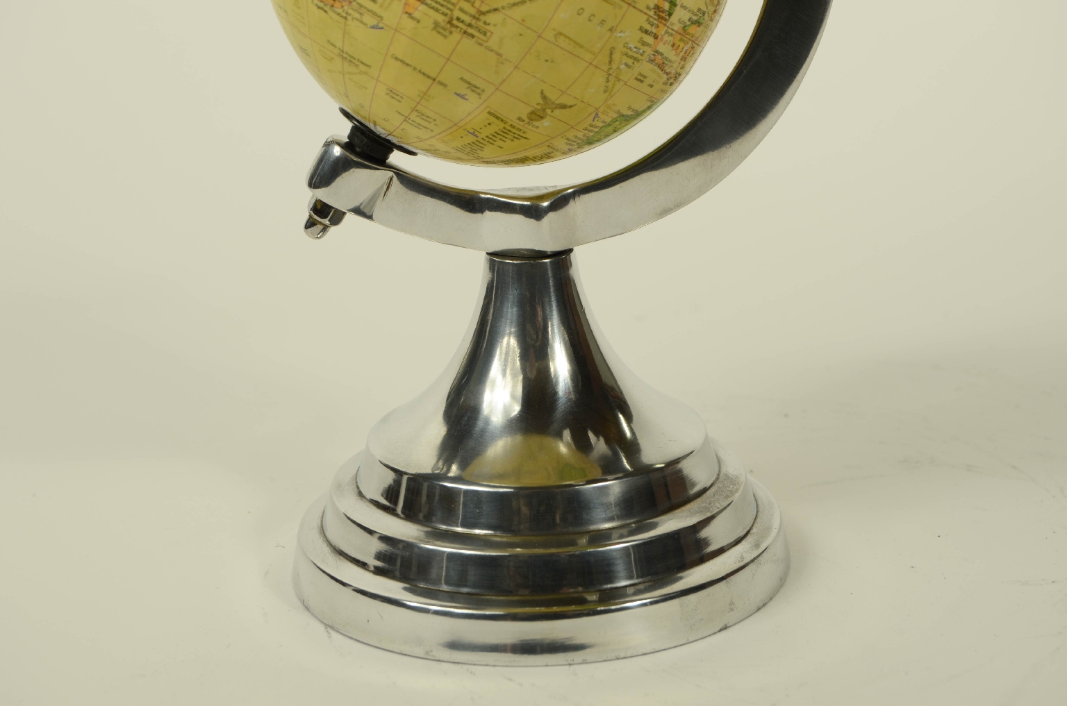 Antique globes-world maps/8378-Terrestrial Globe
