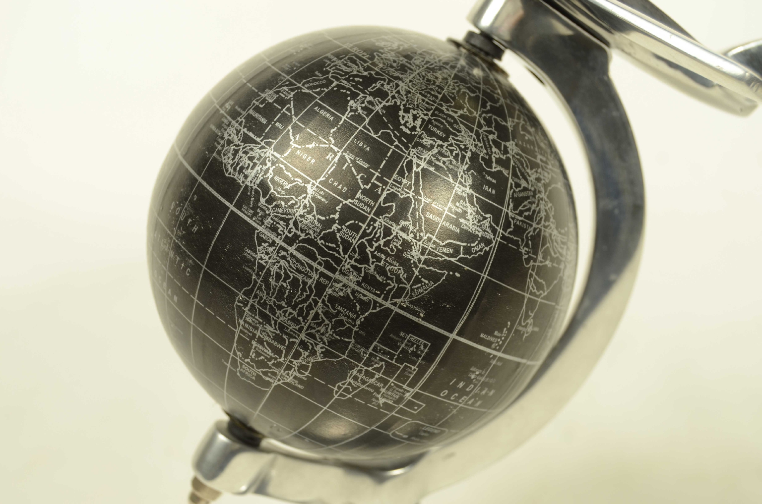 Globi-mappamondi antichi/8379-Globo Terrestre Nero