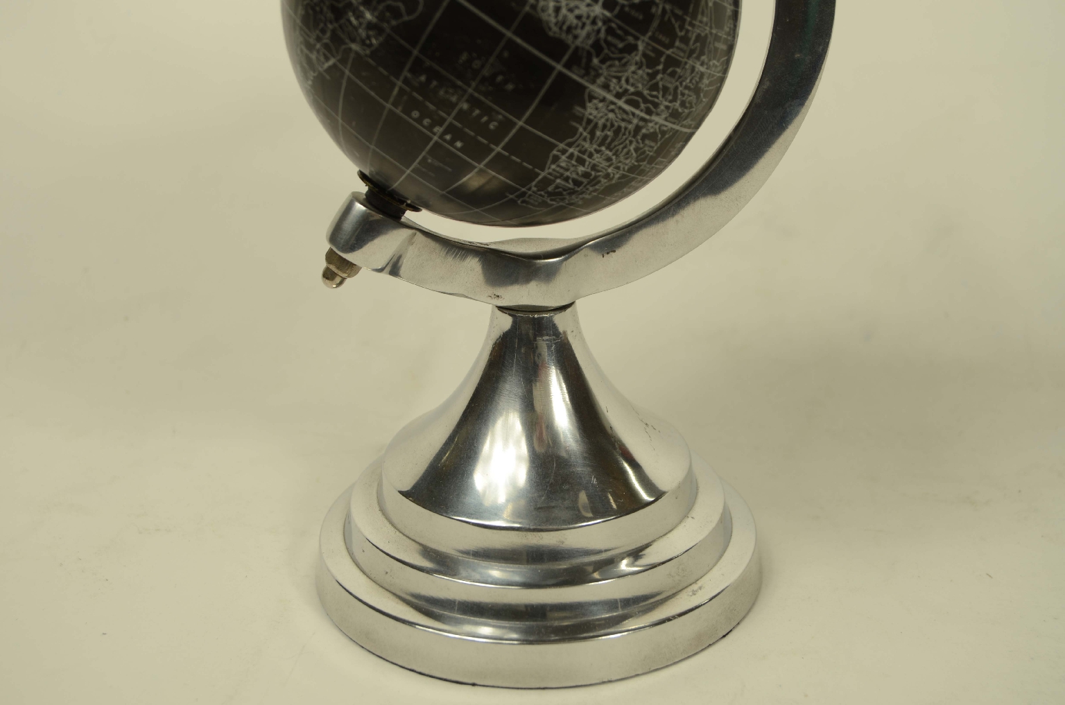 Globi-mappamondi antichi/8379-Globo Terrestre Nero