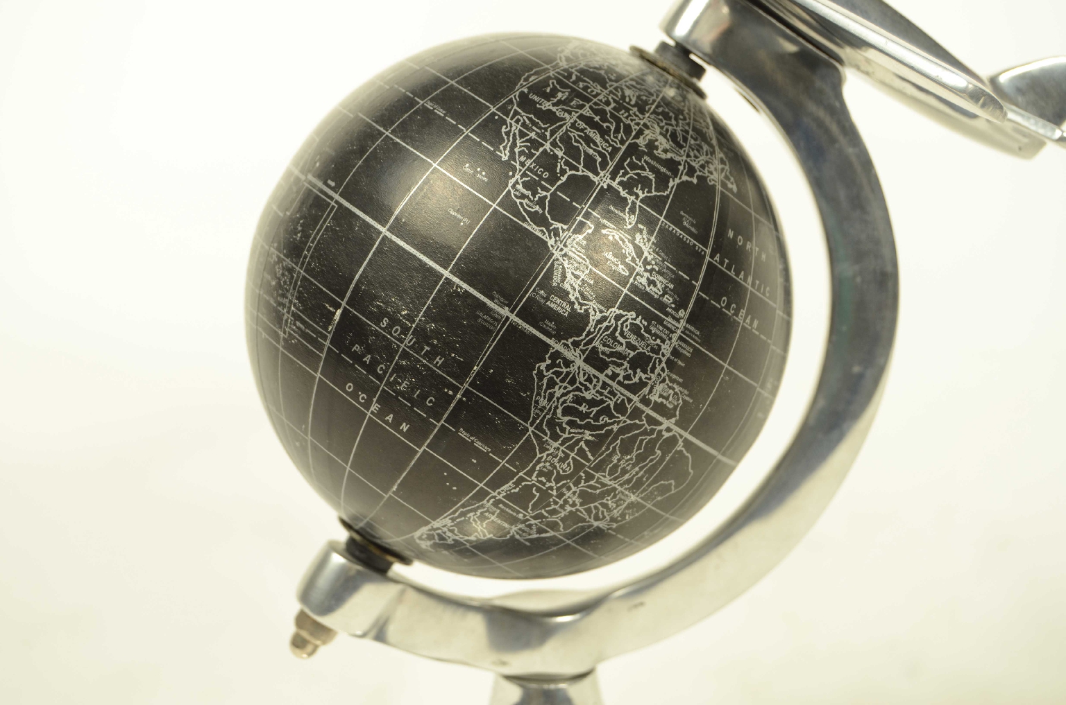 Globi-mappamondi antichi/8379-Globo Terrestre Nero