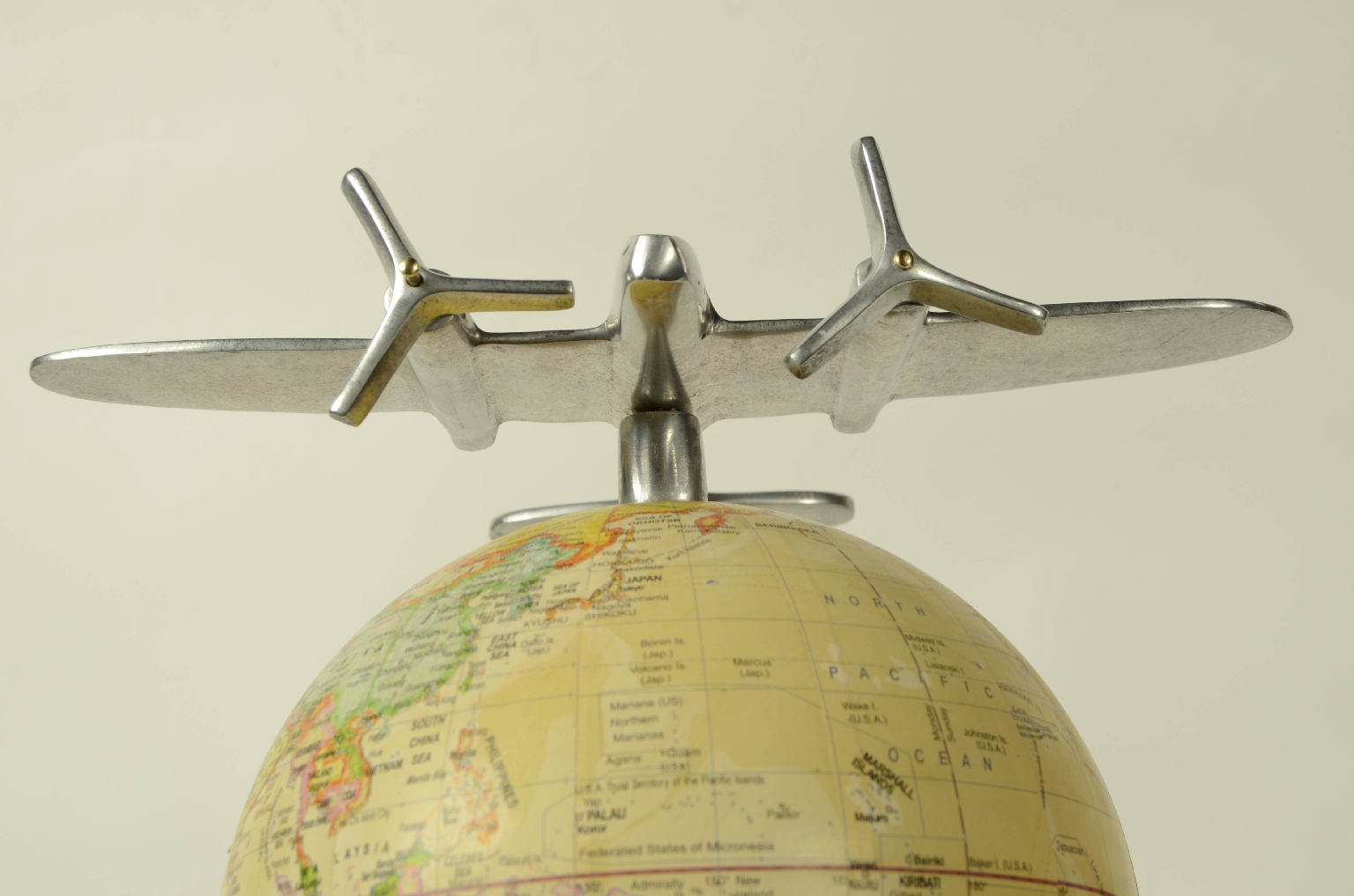 Antique globes-world maps/8384-Terrestrial Globe