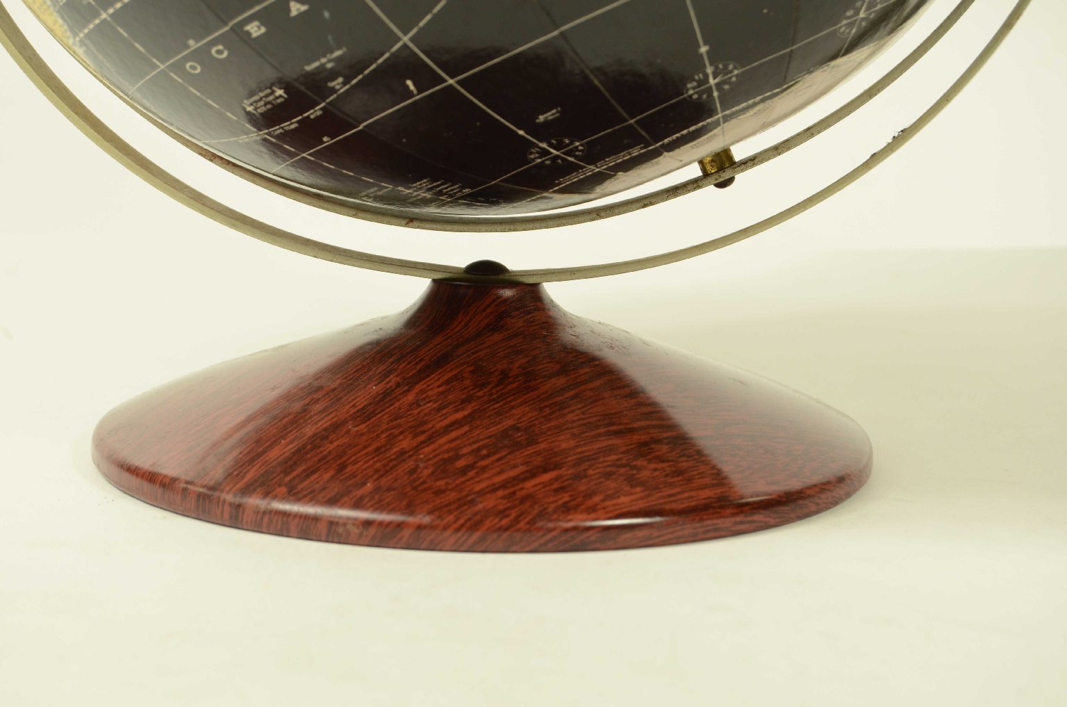 Antique globes-world maps/8426-Terrestrial Globe