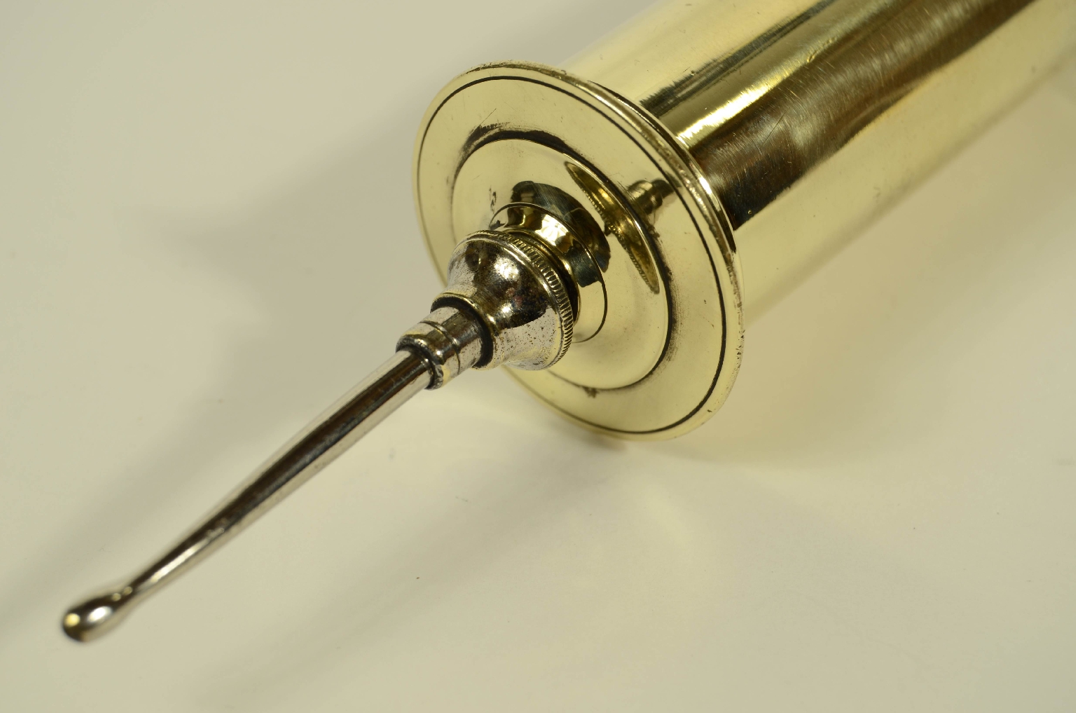 Old medical instruments/8460-Brass Syringe