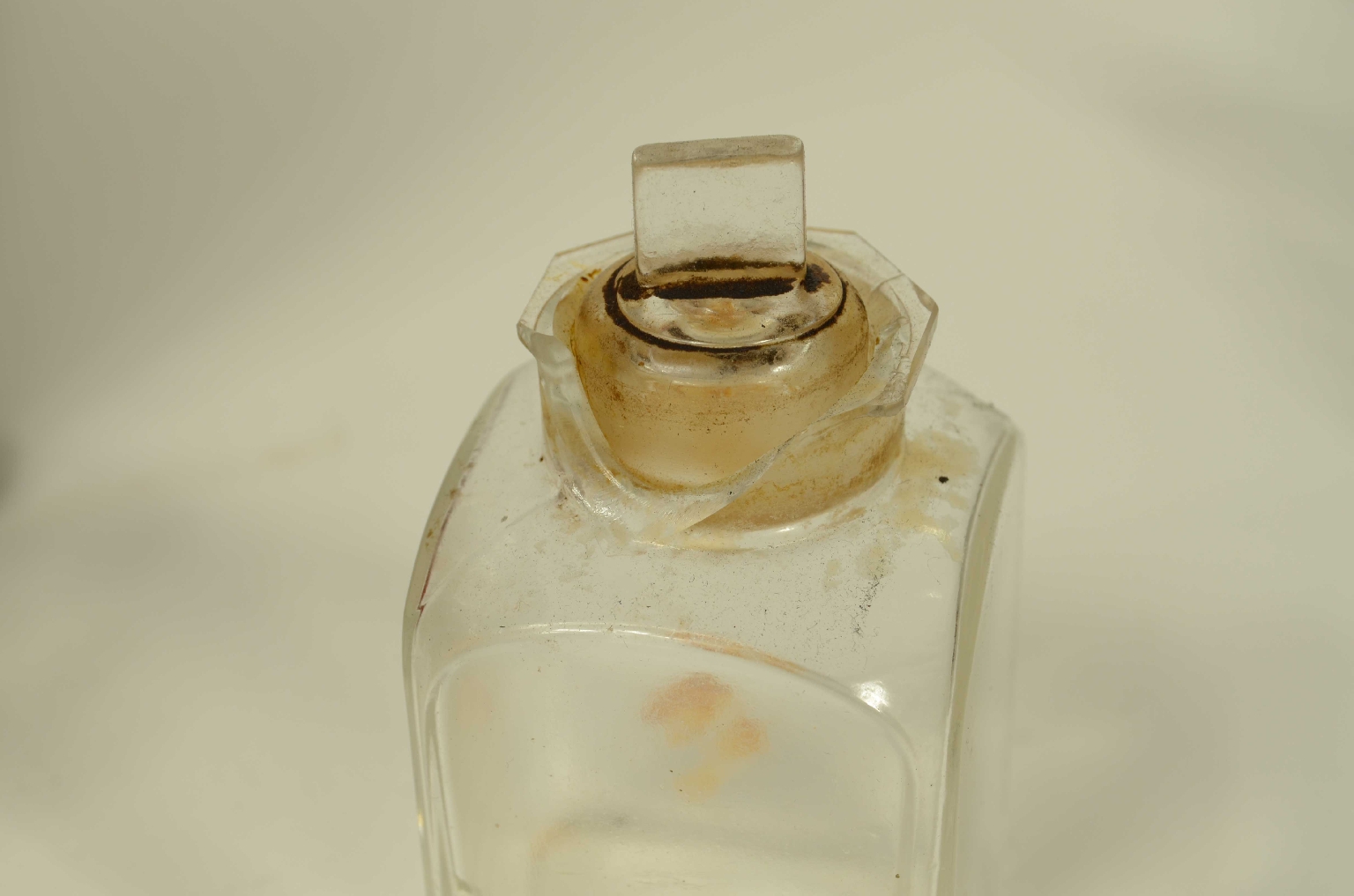 Old medical instruments/8464-Apothecary Chest