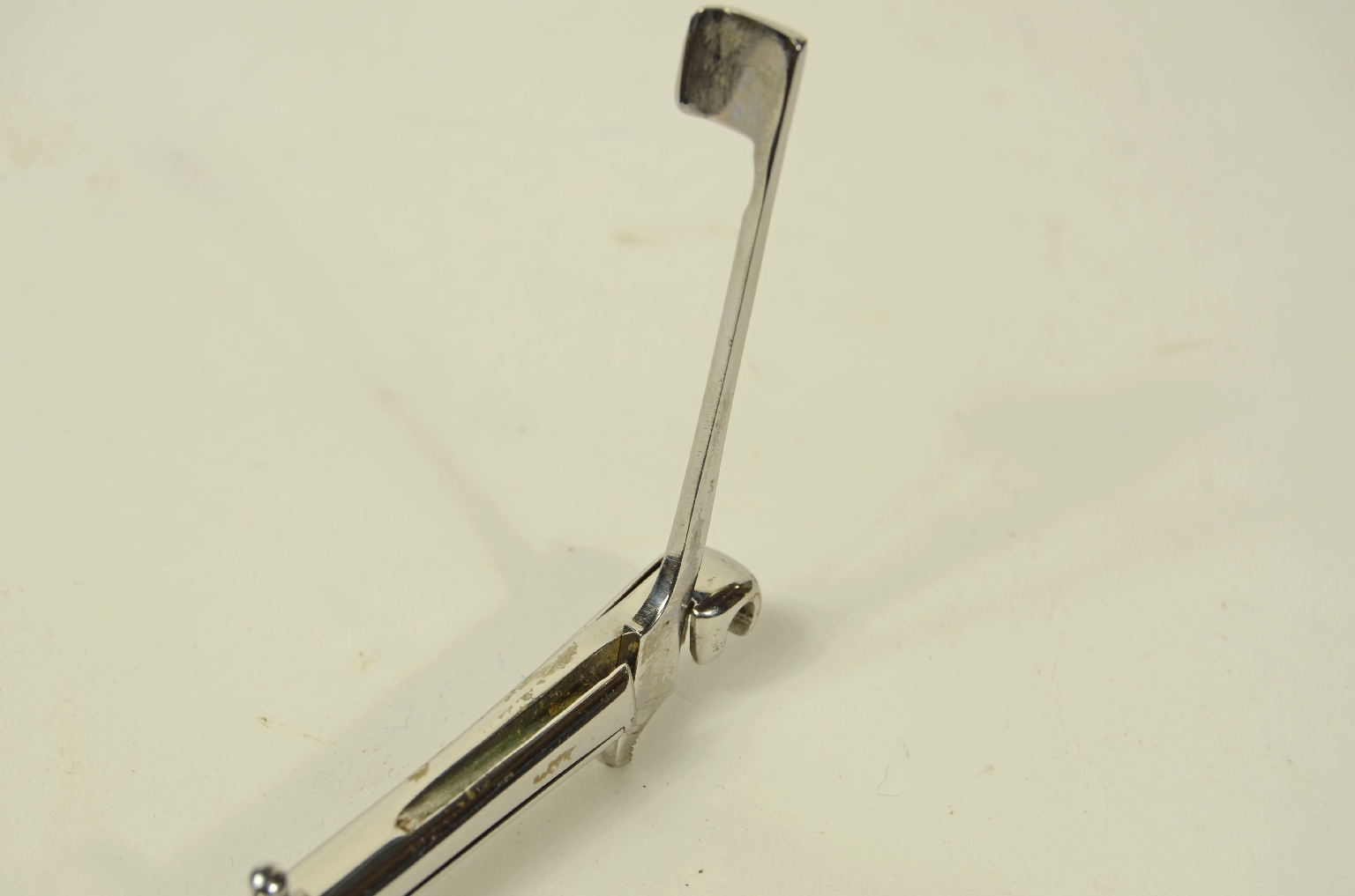Strumenti medici d'epoca/8466-Pinza da sutura