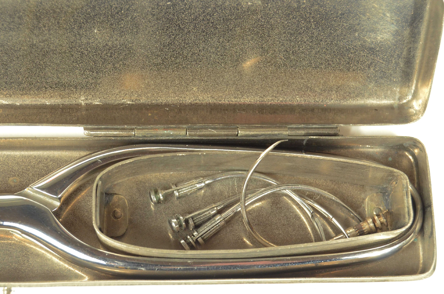 Old medical instruments/8466-Suture Forceps