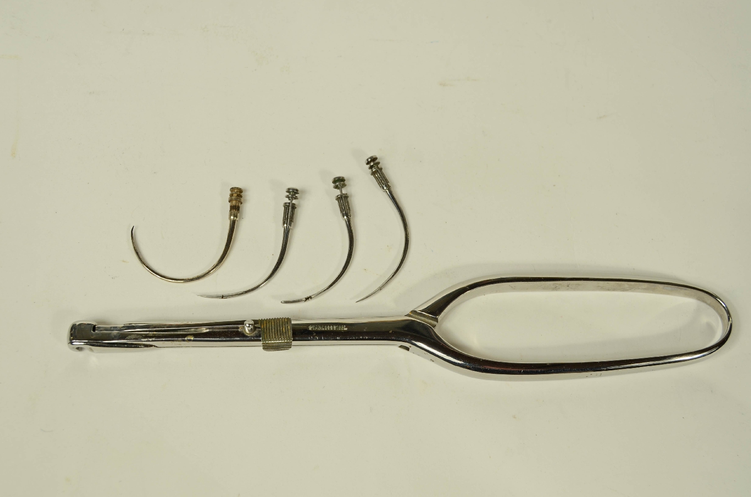 Strumenti medici d'epoca/8466-Pinza da sutura