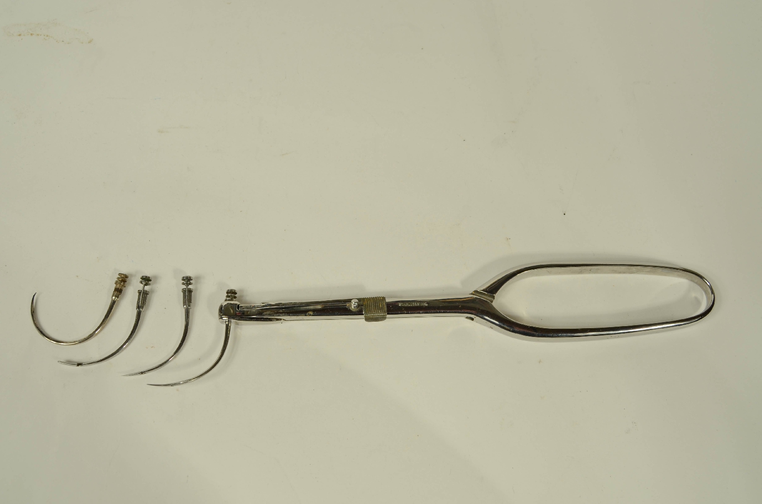 Old medical instruments/8466-Suture Forceps