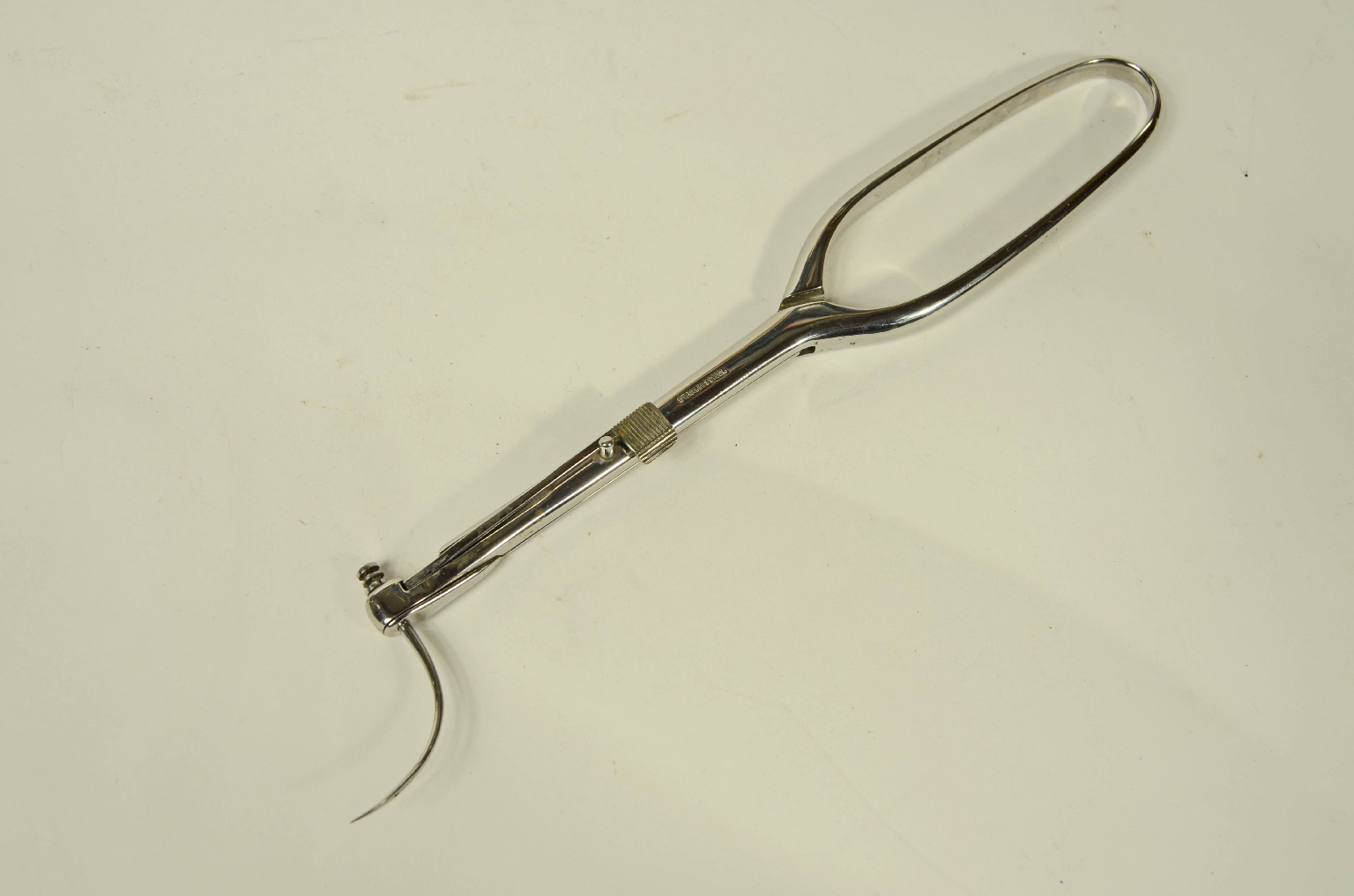 Old medical instruments/8466-Suture Forceps
