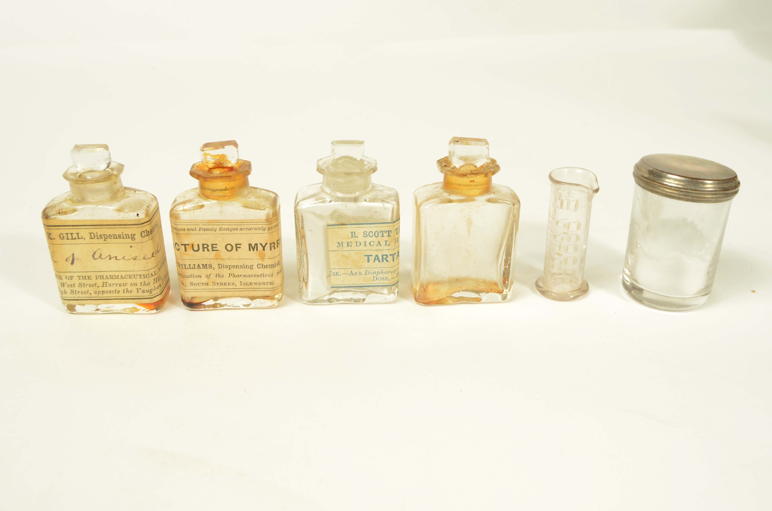Old medical instruments/8473-Travelling Apothecary