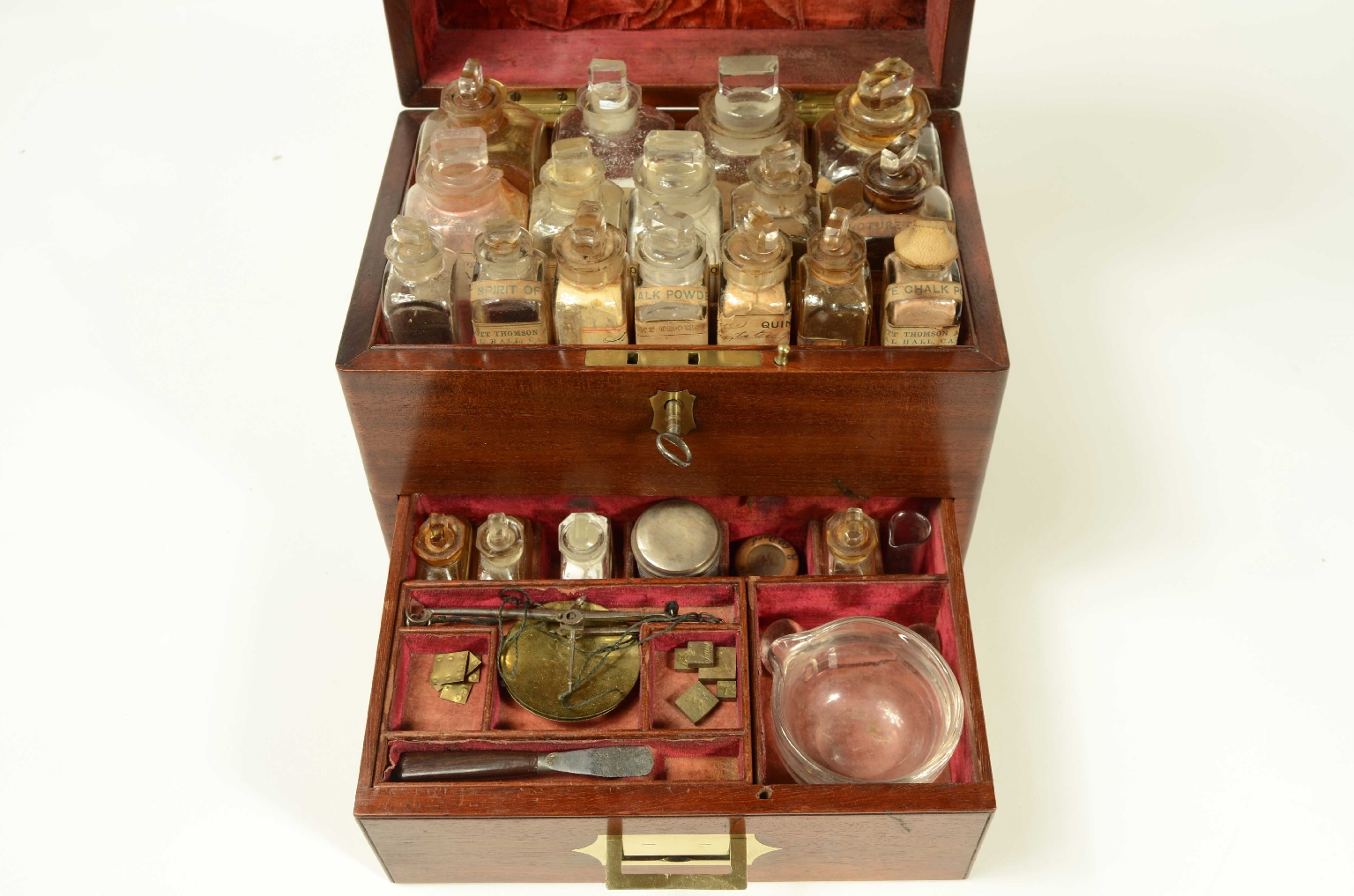 Old medical instruments/8473-Travelling Apothecary