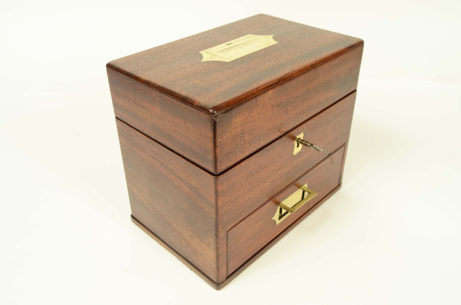 Old medical instruments/8473-Travelling Apothecary