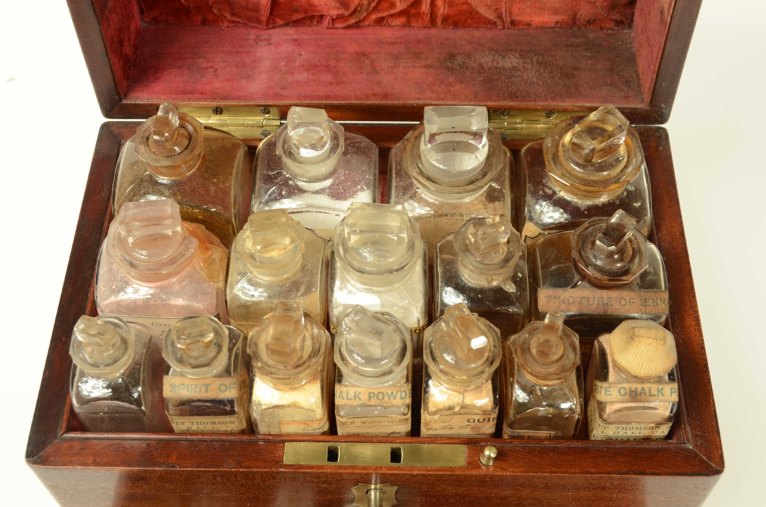 Old medical instruments/8473-Travelling Apothecary