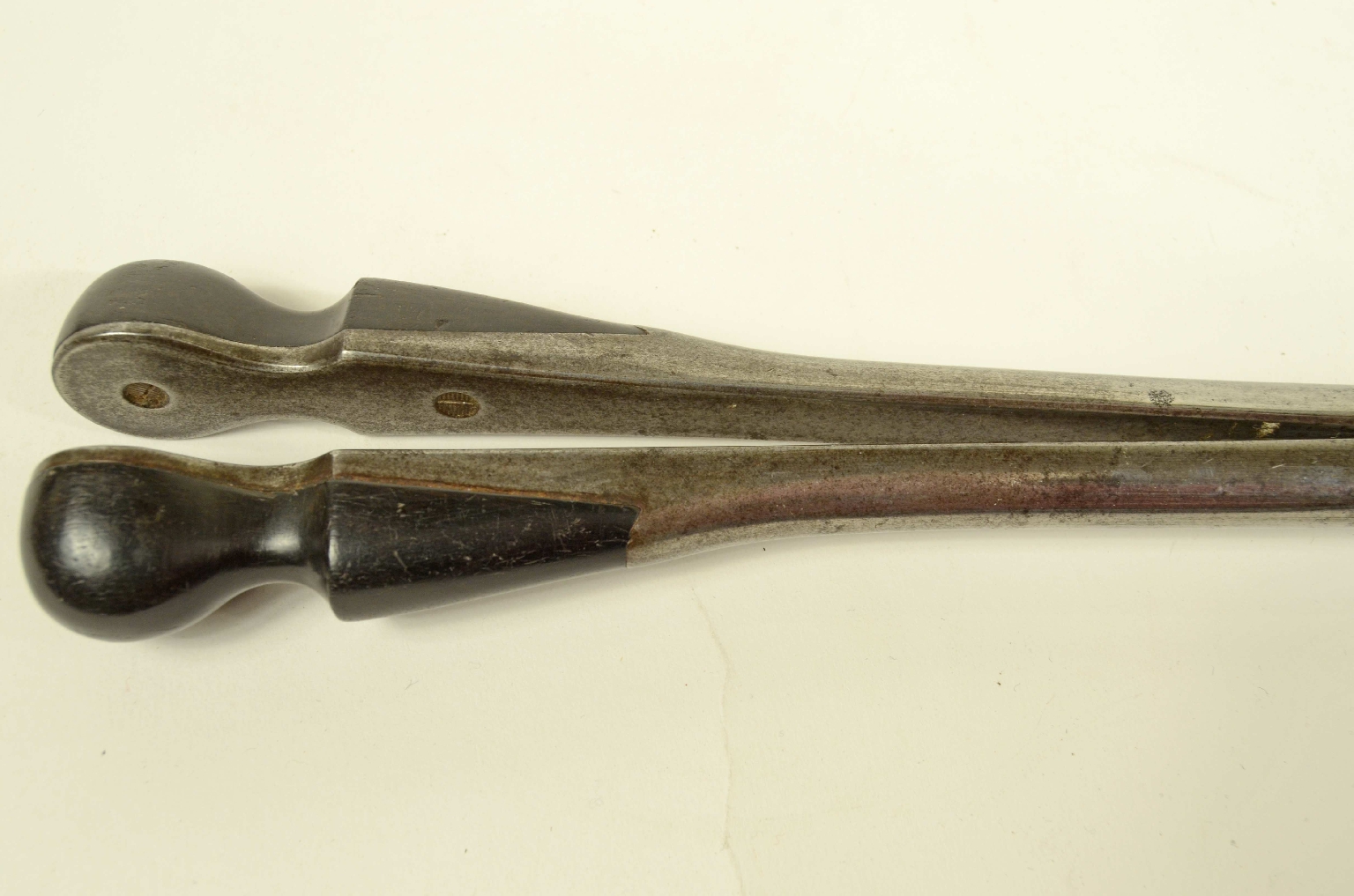 Old medical instruments/8475-Cranioclastic Forceps