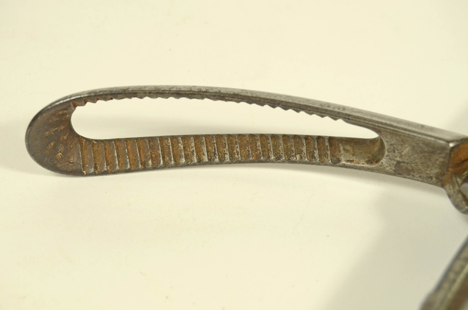 Old medical instruments/8475-Cranioclastic Forceps