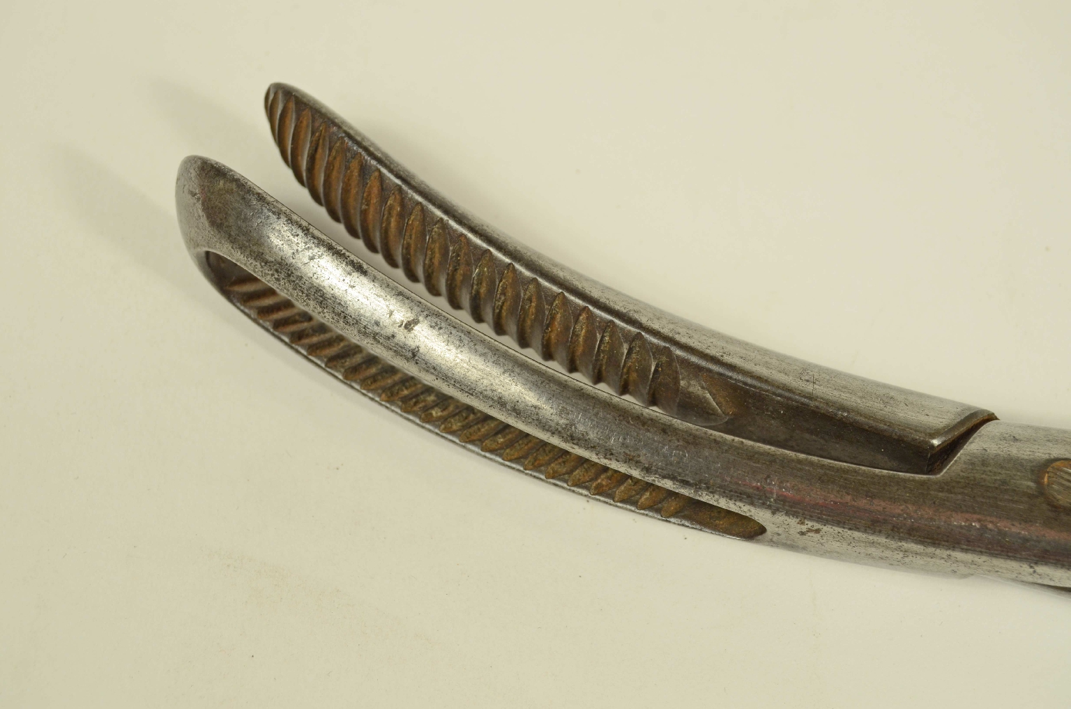 Old medical instruments/8475-Cranioclastic Forceps