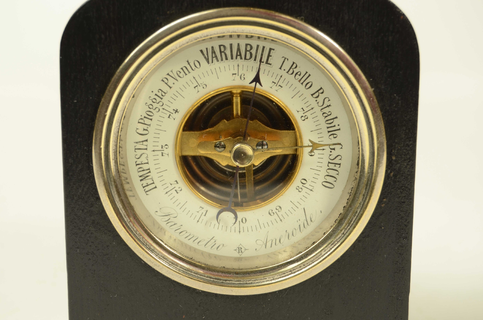 Antique barometers/8482a-Aneroid Barometer