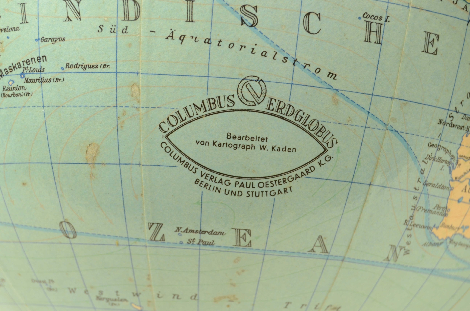 Antique globes-world maps/8490-Terrestrial Globe
