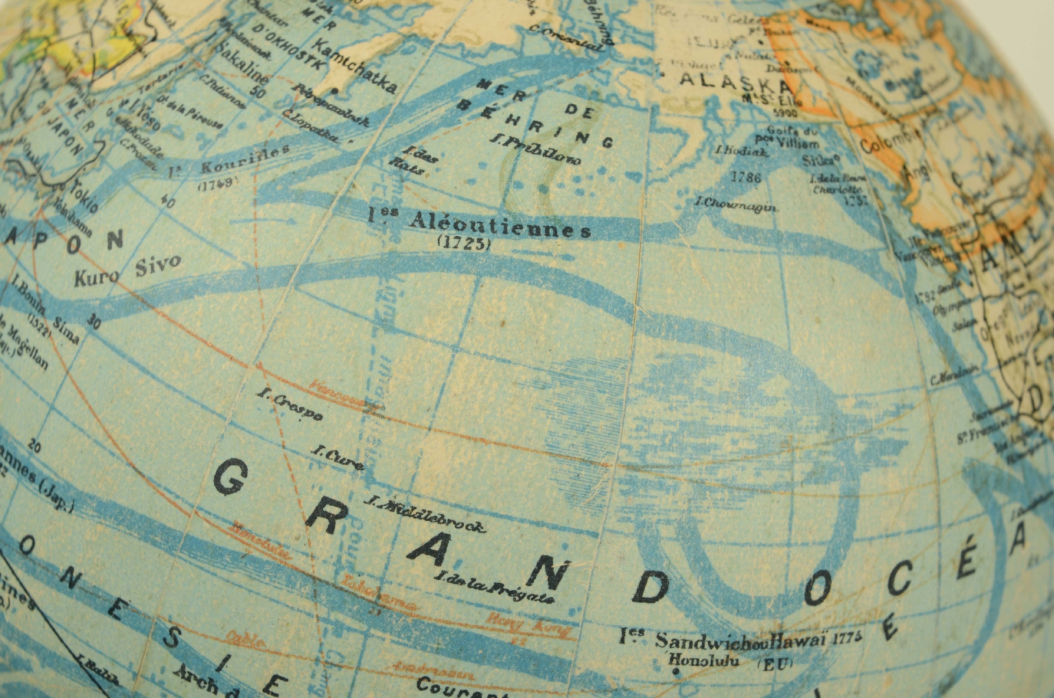 Antique globes-world maps/8560-Terrestrial Globe