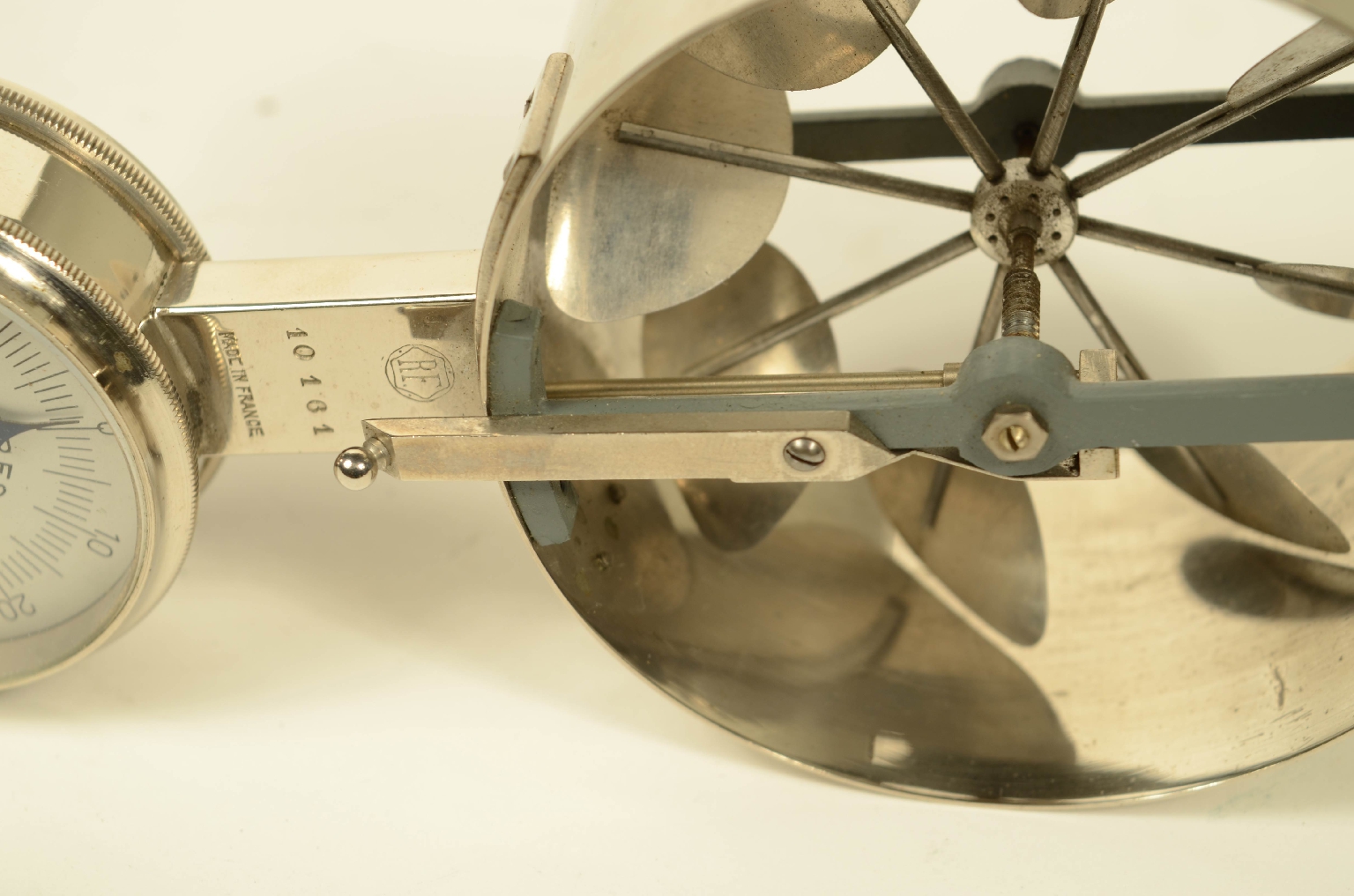 Antique measuring instruments/8600-Anemometer