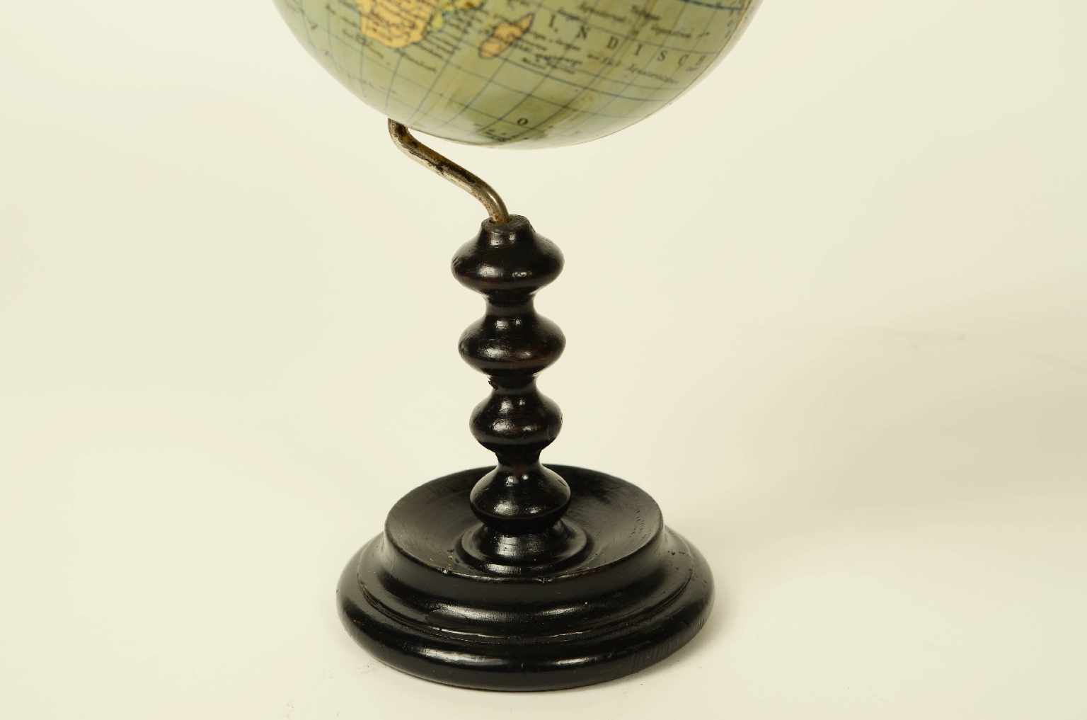 Antique globes-world maps/8623-Small Terrestrial Globe