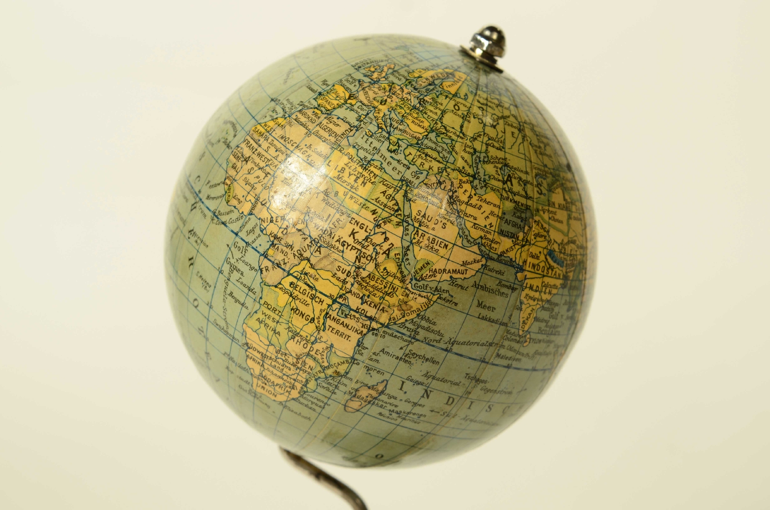 Antique globes-world maps/8623-Small Terrestrial Globe