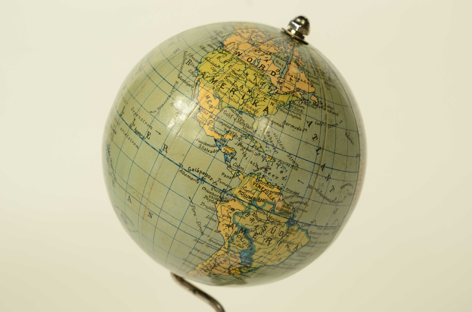 Antique globes-world maps/8623-Small Terrestrial Globe