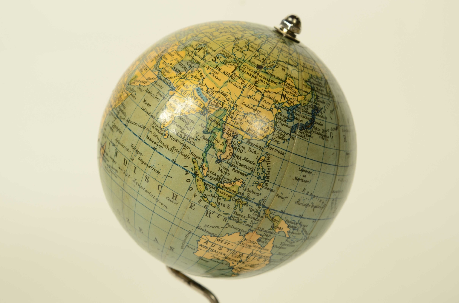 Antique globes-world maps/8623-Small Terrestrial Globe