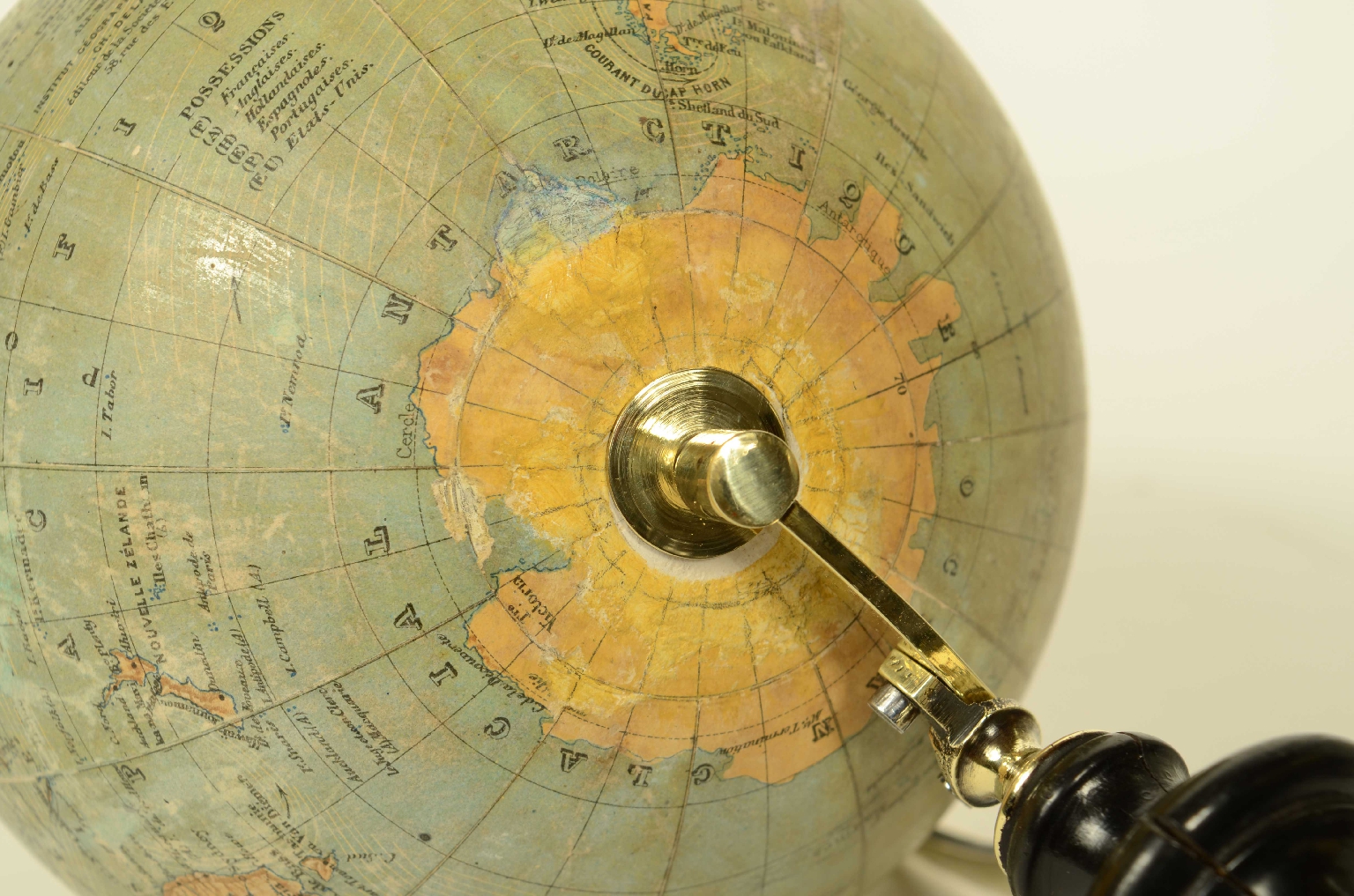 Antique globes-world maps/8624-Terrestrial Globe