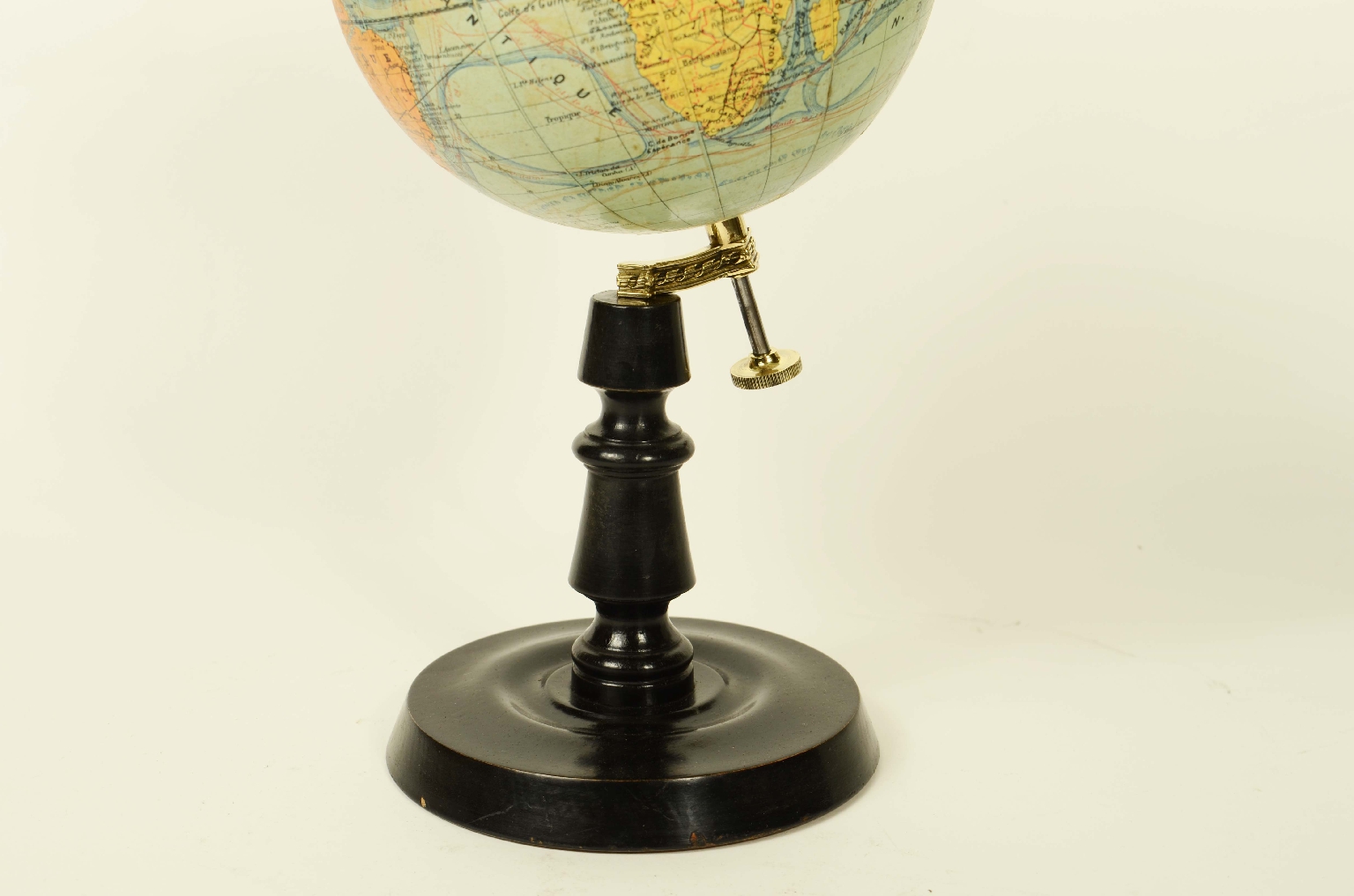 Antique globes-world maps/8625-Terrestrial Globe
