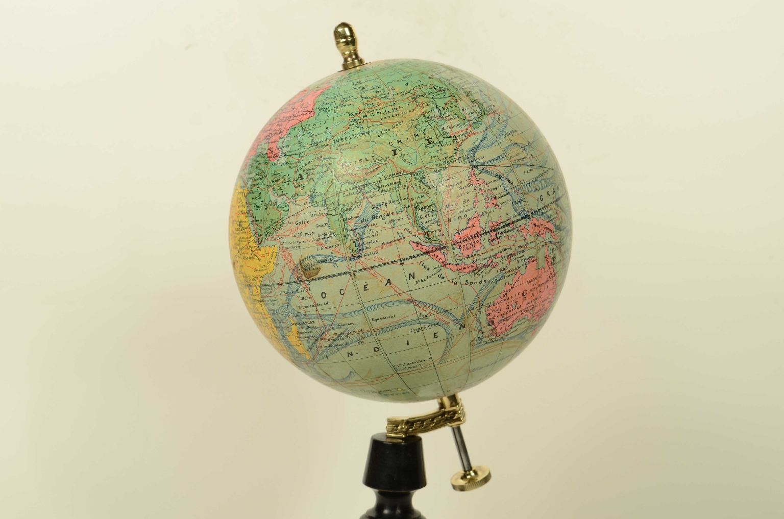 Antique globes-world maps/8625-Terrestrial Globe
