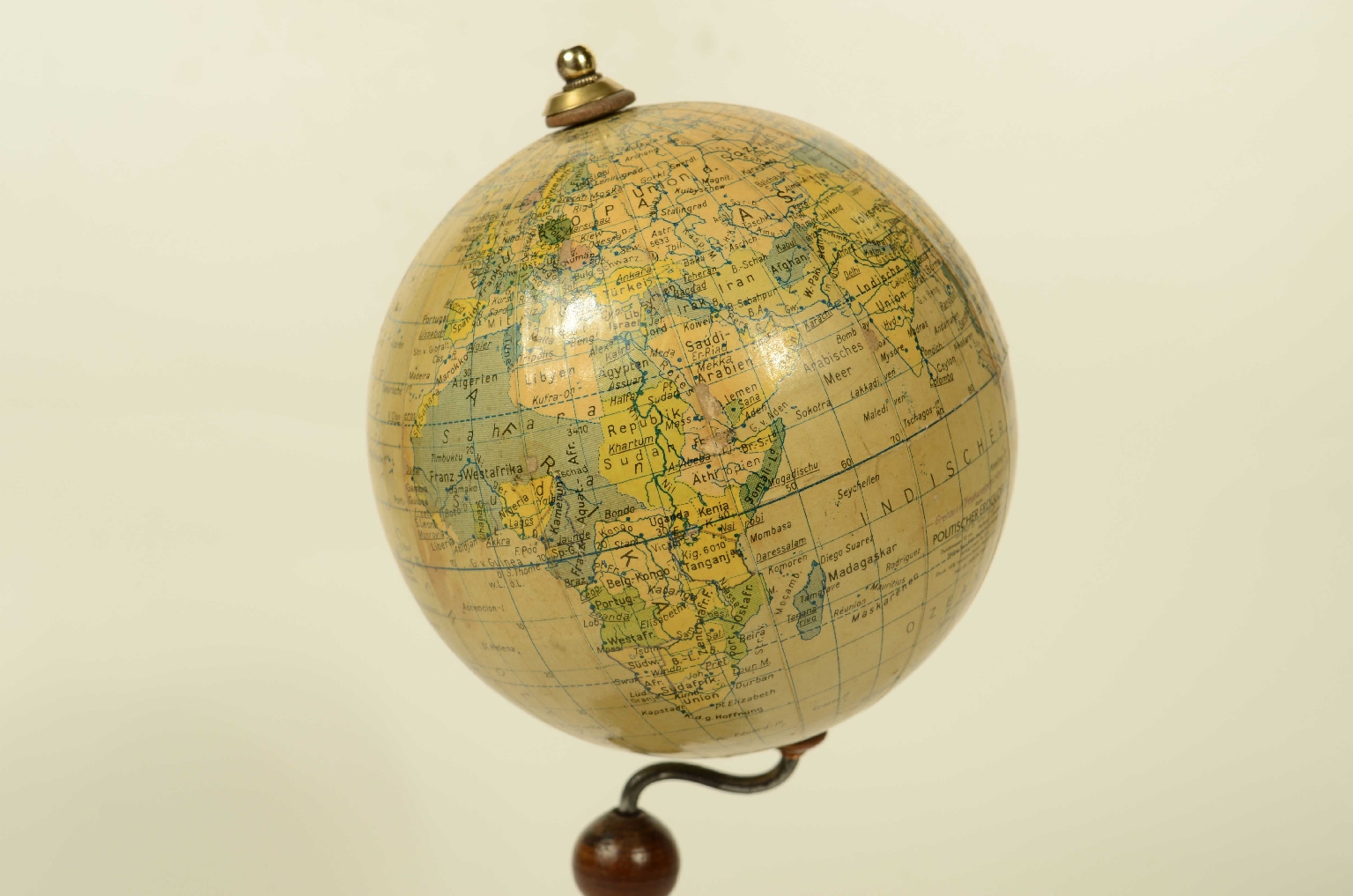Antique globes-world maps/8626-Terrestrial Globe