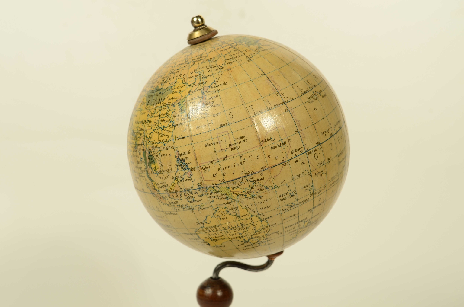 Antique globes-world maps/8626-Terrestrial Globe