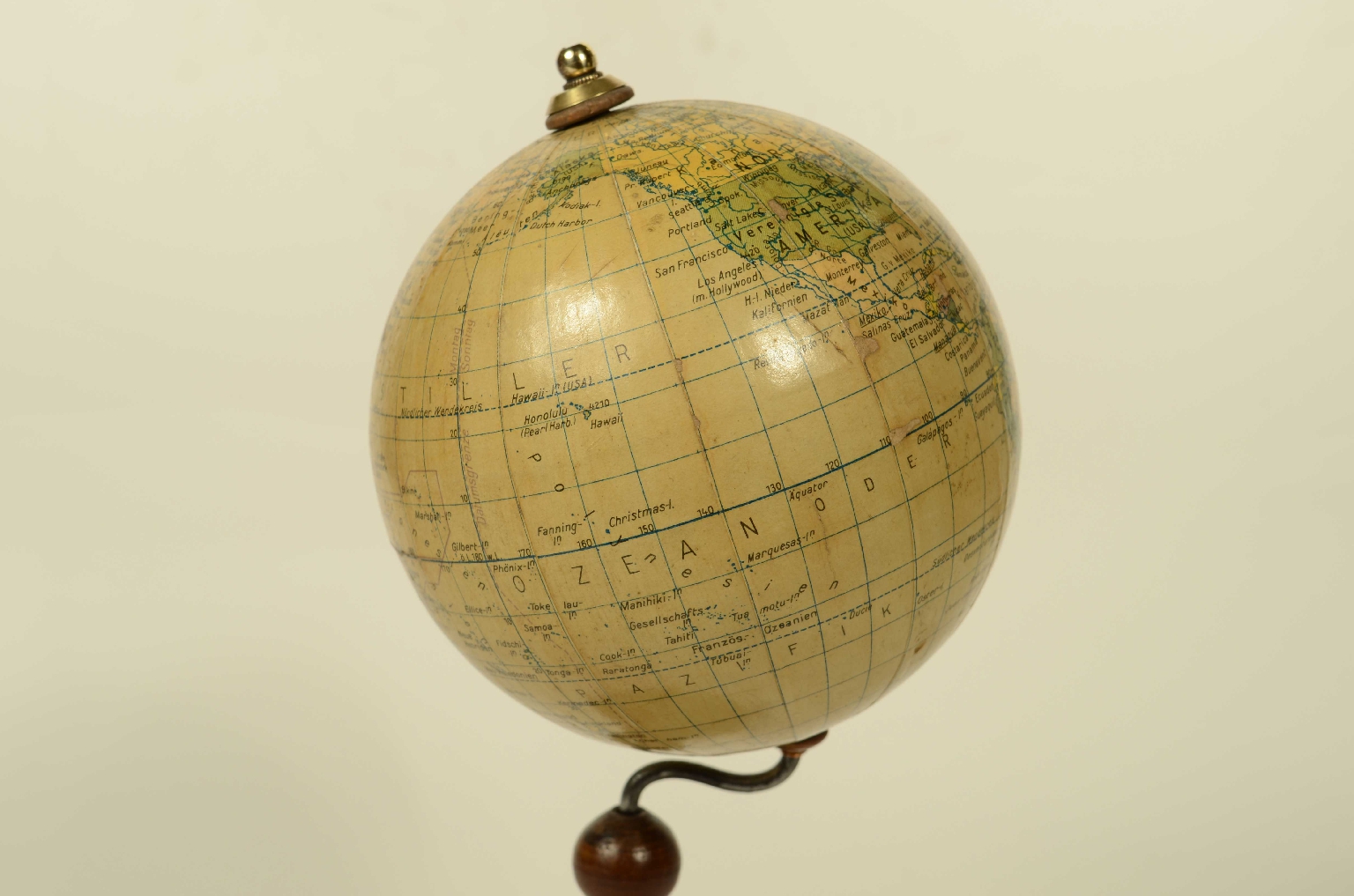 Antique globes-world maps/8626-Terrestrial Globe