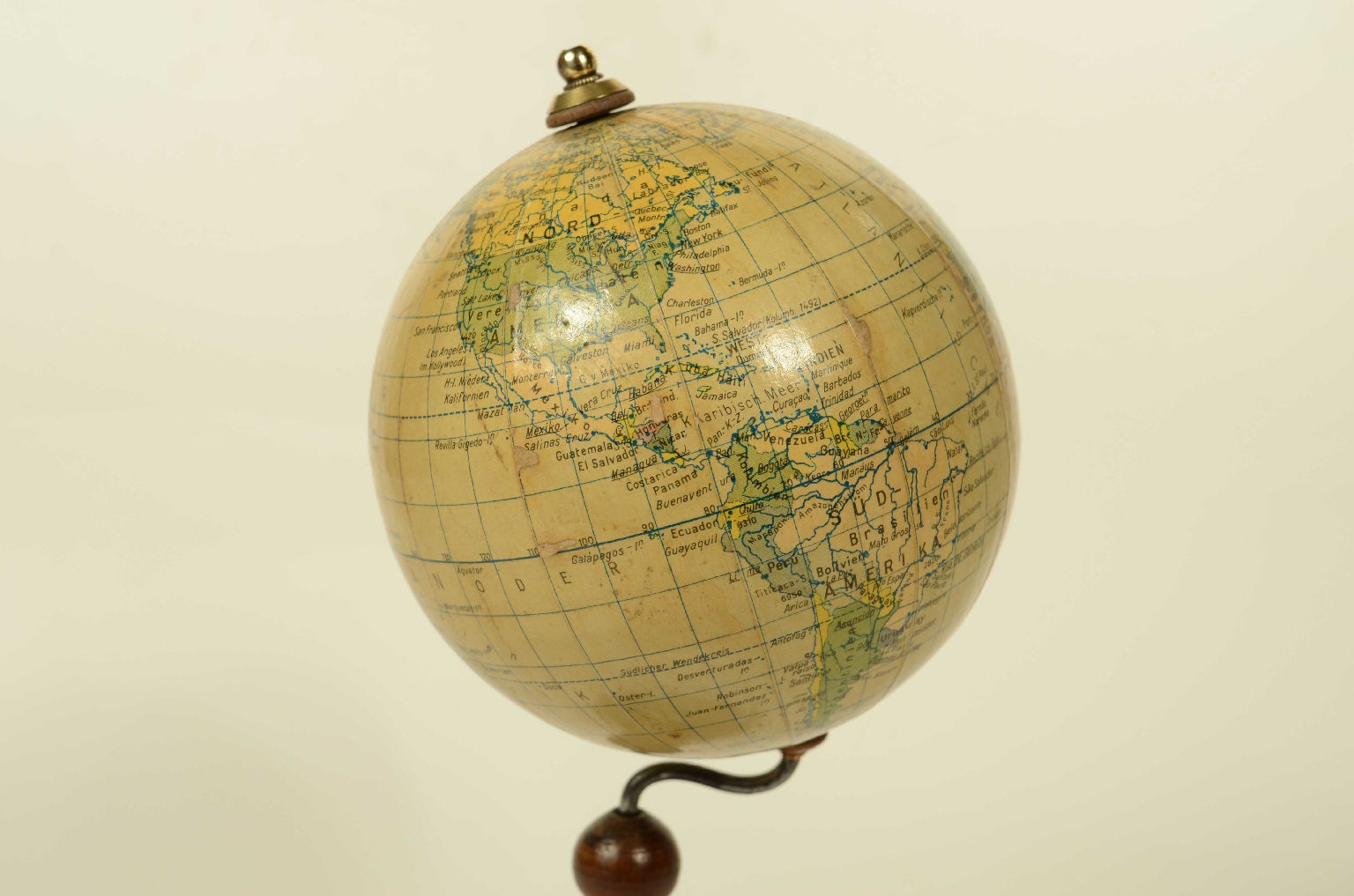 Antique globes-world maps/8626-Terrestrial Globe