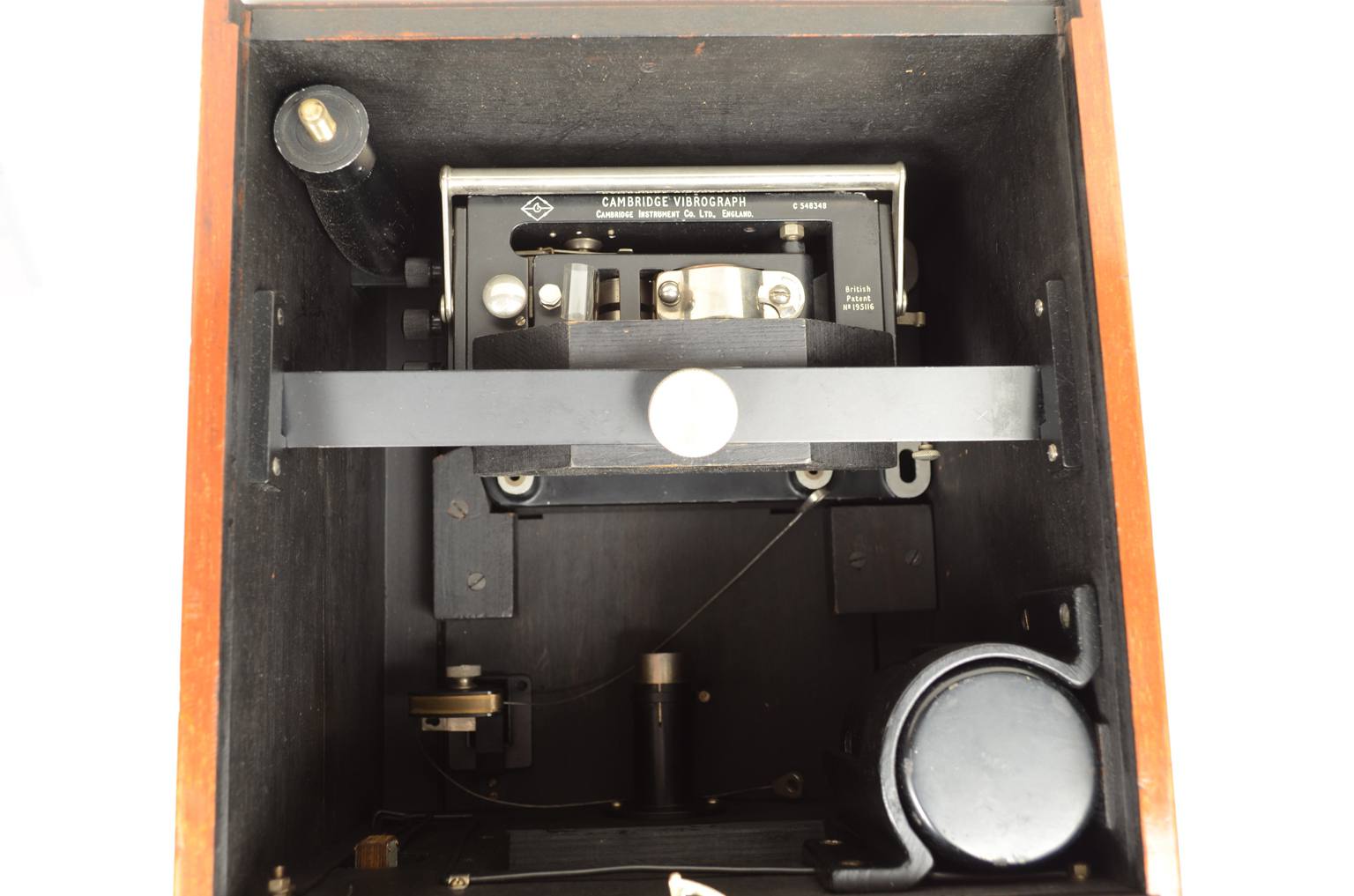 Antique measuring instruments/A114-Seismograph