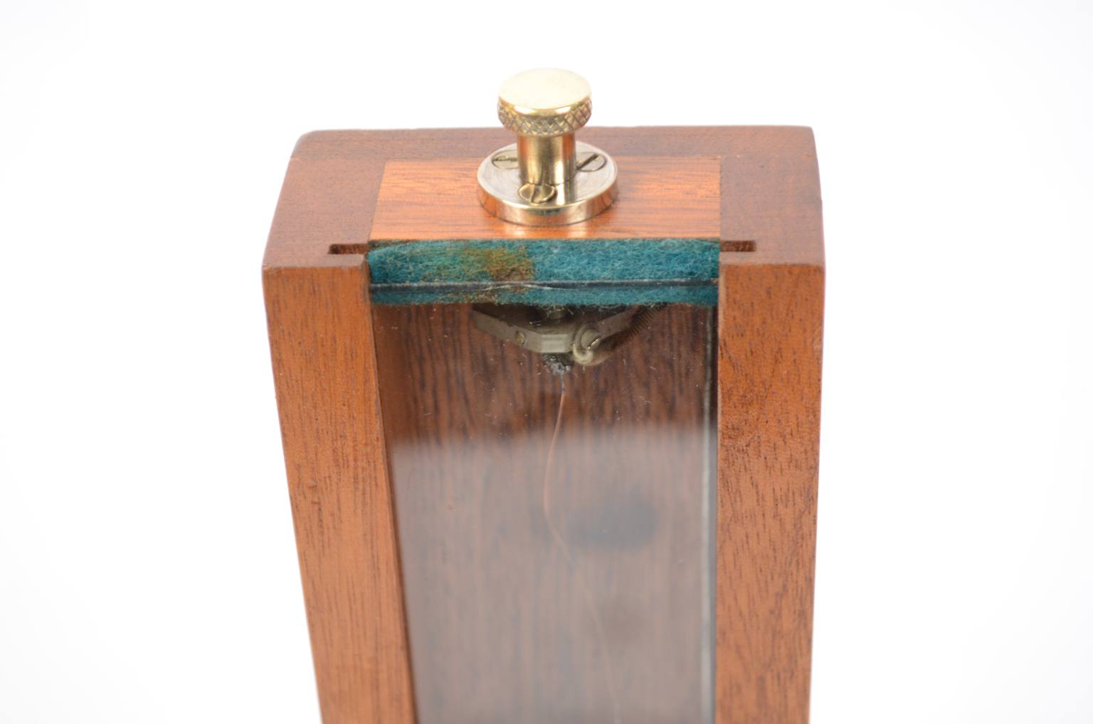 Antique measuring instruments/A45-Mirror galvanometer