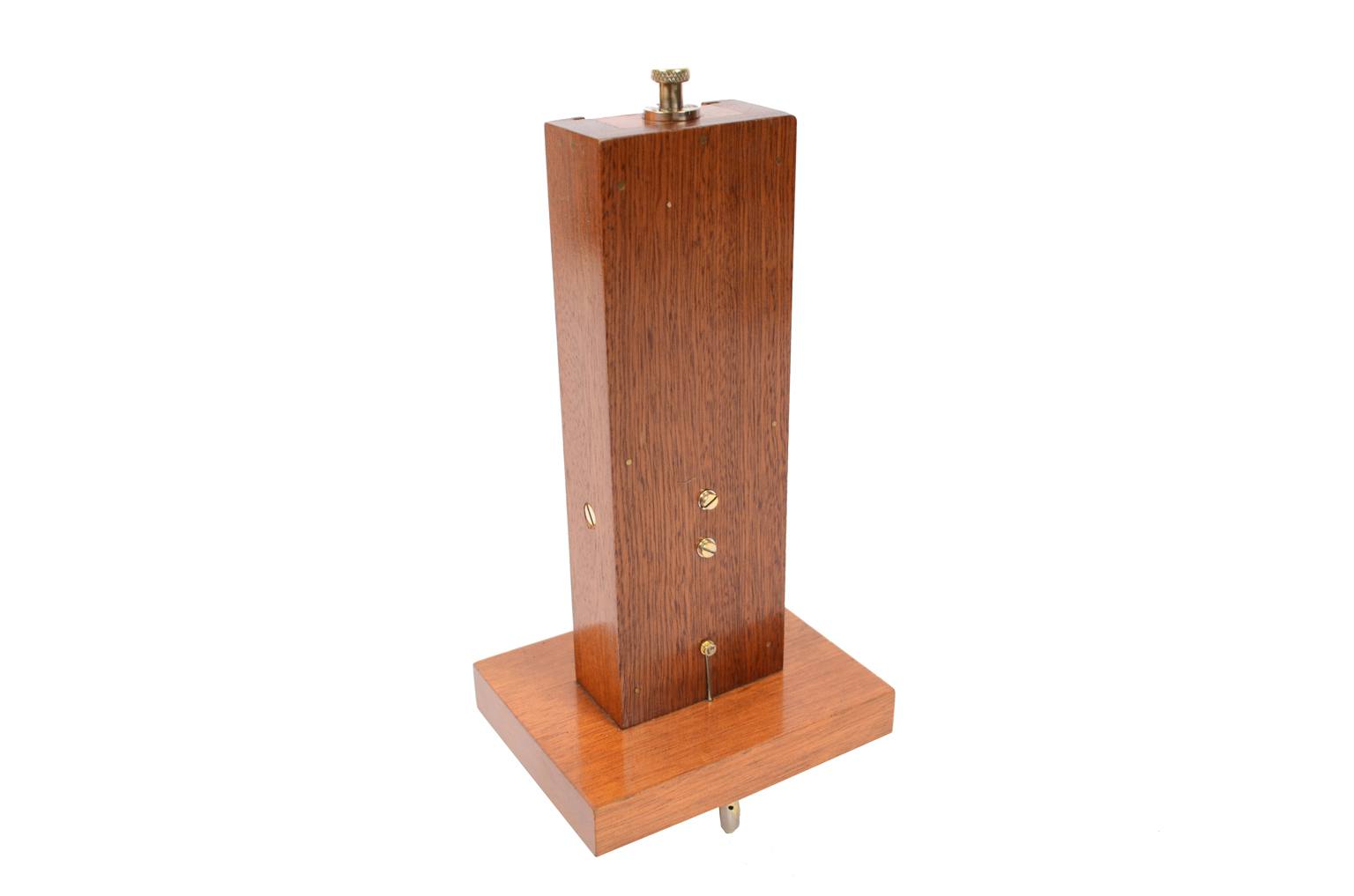 Antique measuring instruments/A45-Mirror galvanometer