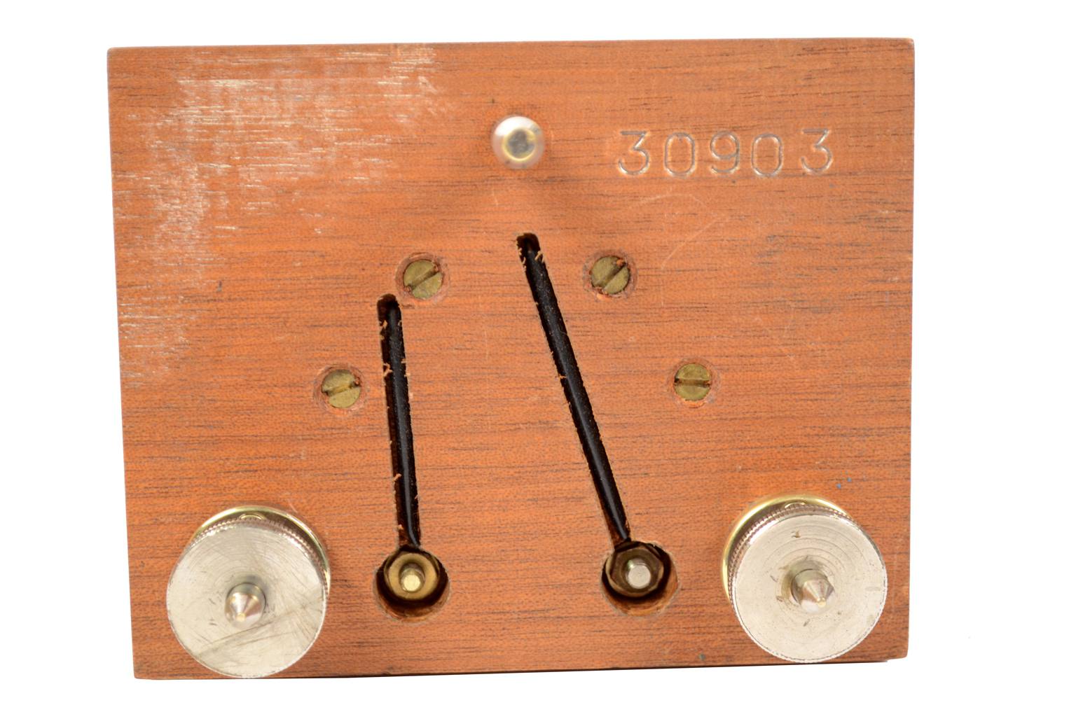 Antique measuring instruments/A45-Mirror galvanometer