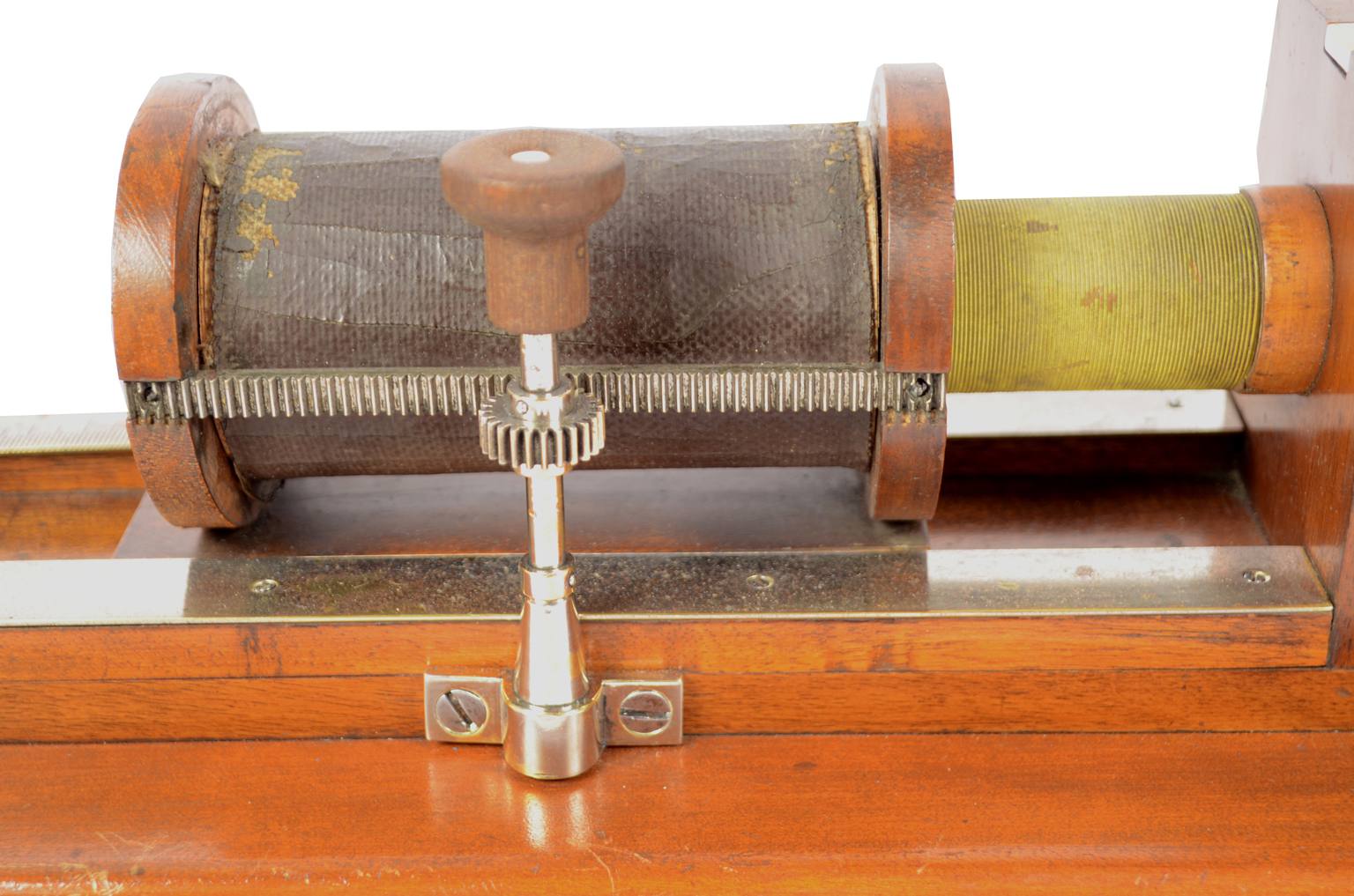 Antique measuring instruments/A90-Induction coil by Du Bois